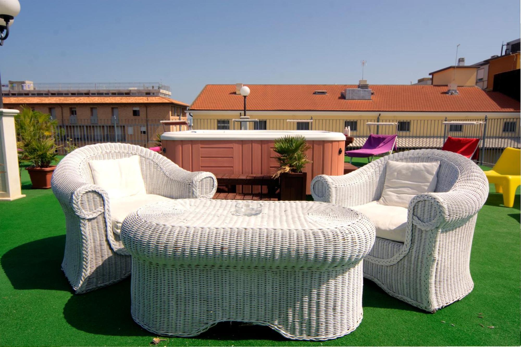 Residence Divina Rimini Bagian luar foto