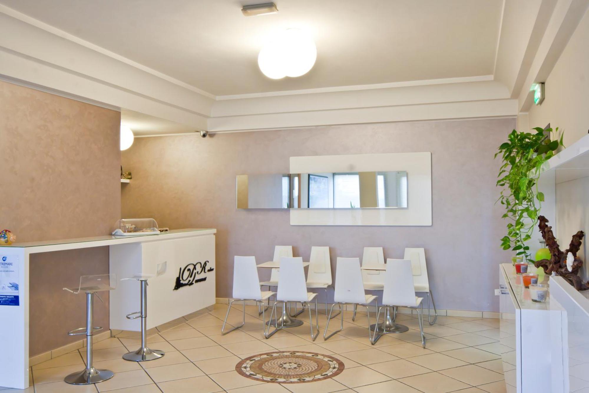 Residence Divina Rimini Bagian luar foto