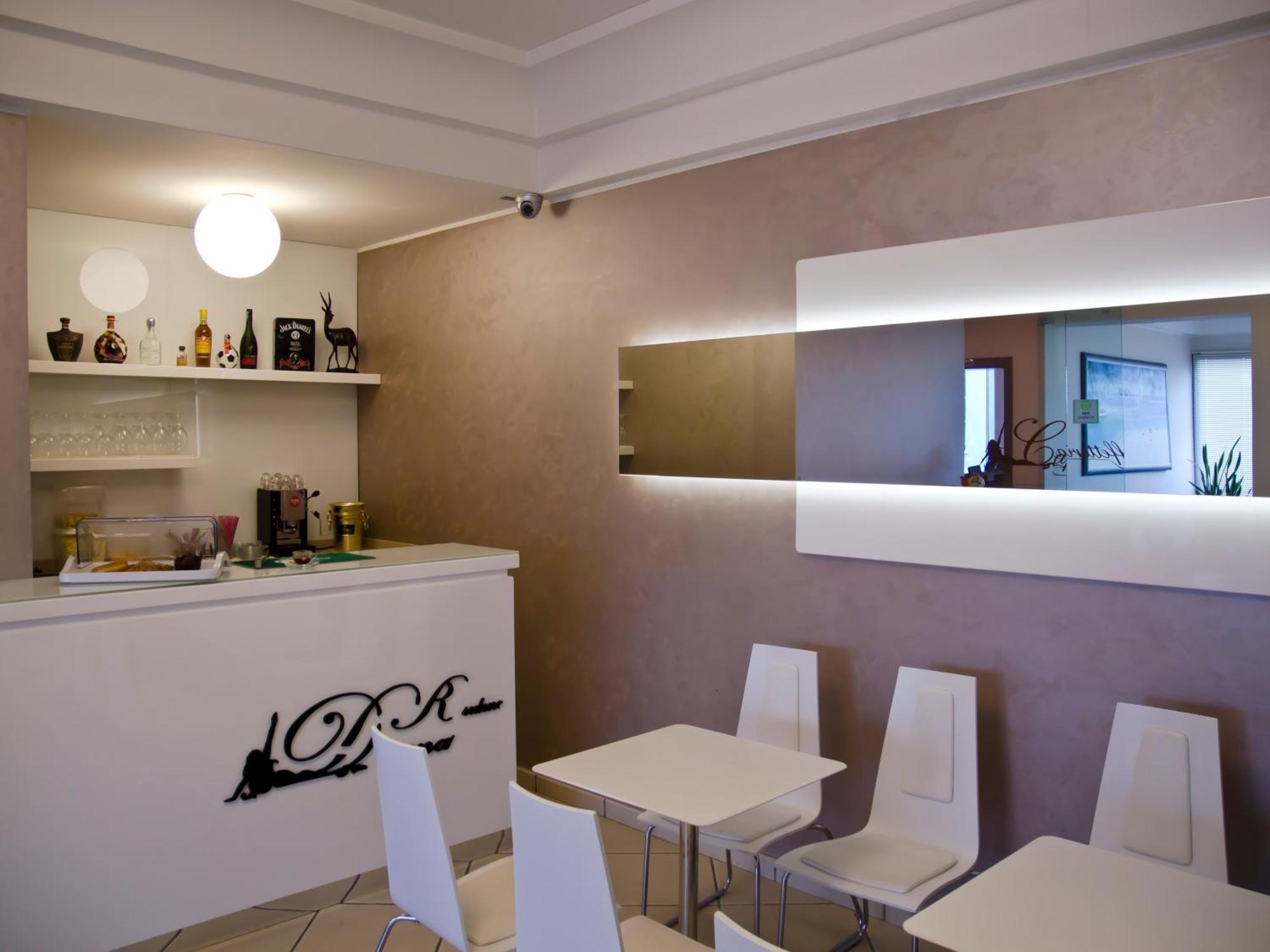 Residence Divina Rimini Bagian luar foto