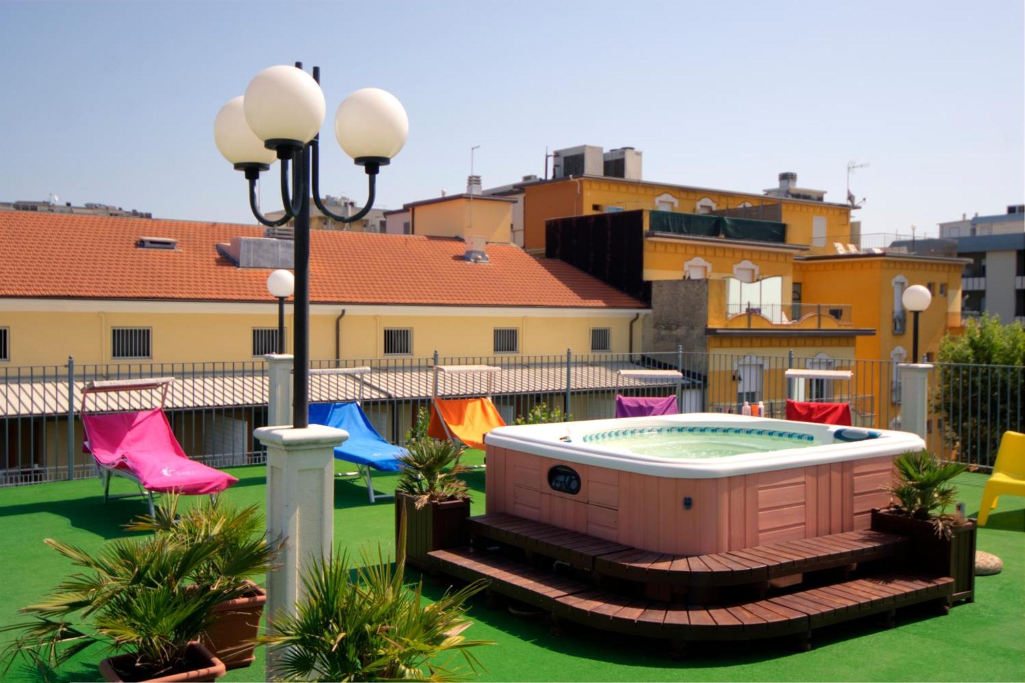 Residence Divina Rimini Bagian luar foto