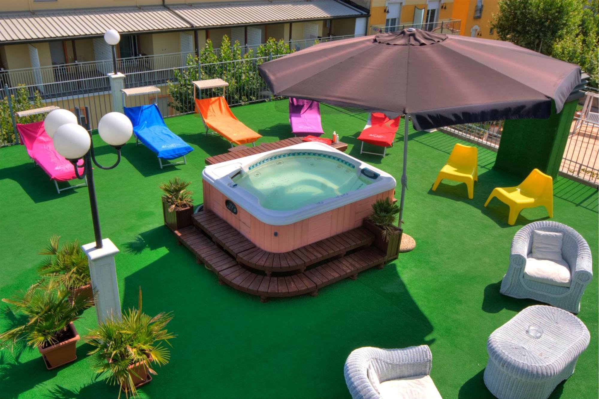 Residence Divina Rimini Bagian luar foto