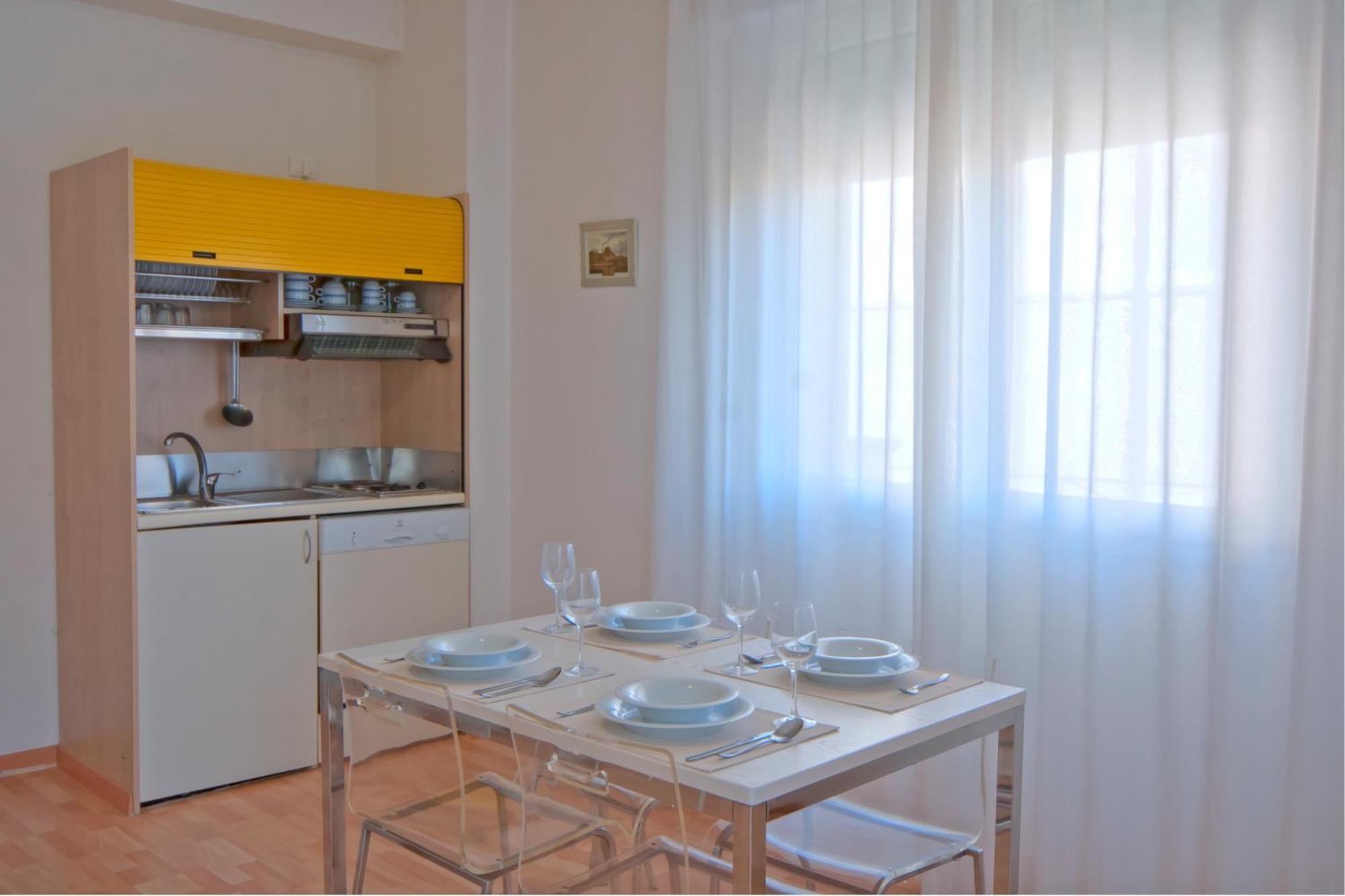 Residence Divina Rimini Bagian luar foto